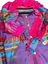 Load image into Gallery viewer, PURPLE AND PINK DAMASK PASHMINA JACKET
