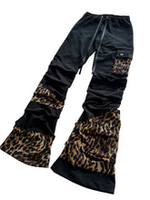 Load image into Gallery viewer, BLACK LEOPARD VELVET Stack Pants (Small)