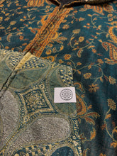 Load image into Gallery viewer, EMERALD PAISLEY PASHMINA HOODIE (Medium)
