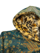 Load image into Gallery viewer, EMERALD PAISLEY PASHMINA HOODIE (Medium)