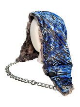 Load image into Gallery viewer, OBSIDIAN FUR WAVE VELVET HOOD w/ CHAIN