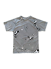 Load image into Gallery viewer, OPTICAL ILLUSION T SHIRT ( Size M/L )