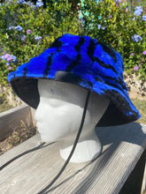 Load image into Gallery viewer, BLUE TIGER N BLACK VELVET BUCKET HAT